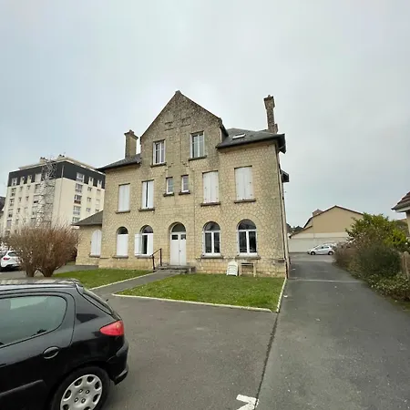 Un Cocon Au Presbytere Avec Place De Parking Voiture Gratuite קאין