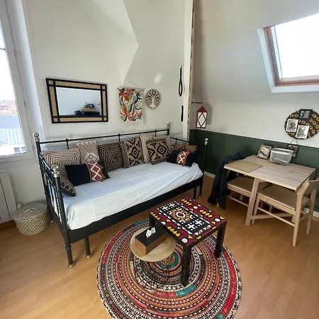 Un Cocon Au Presbytere Avec Place De Parking Voiture Gratuite Apartament