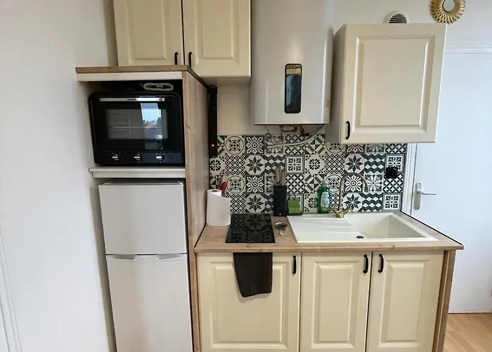 Un Cocon Au Presbytere Avec Place De Parking Voiture Gratuite Apartament