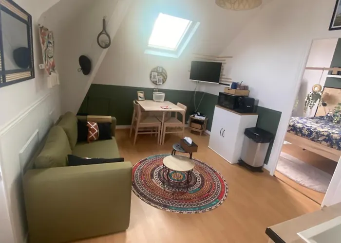 Un Cocon Au Presbytere Avec Place De Parking Voiture Gratuite 凯恩